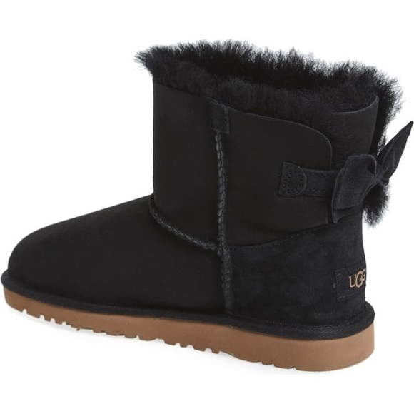 *NWOT* UGG Australia Short Boot - Picture 2 of 7